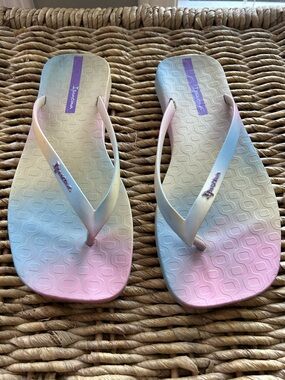 Ipanema Grendene Women’s Gradient Pastel Flip Flops - Pink, Blue, Yellow Size 6